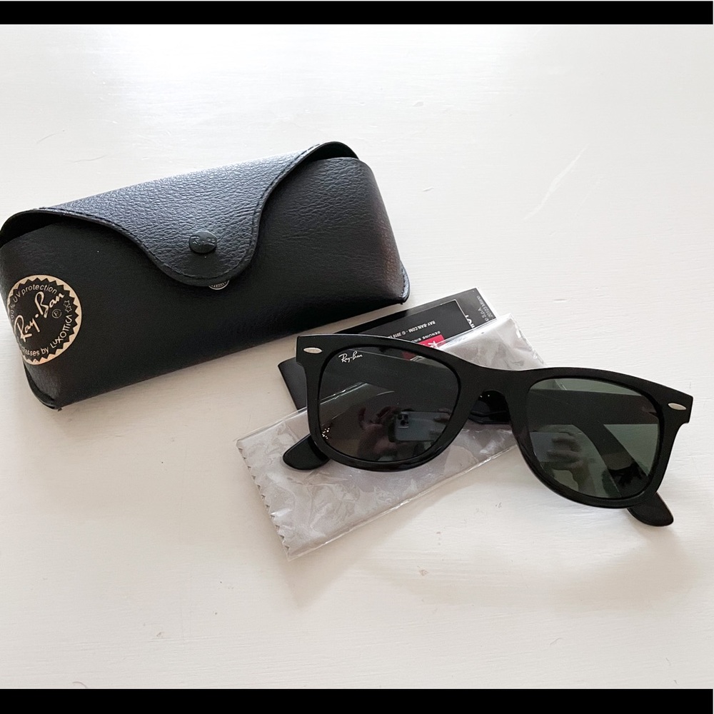 Ray-ban Original Wayfarer classic sunglasses in black